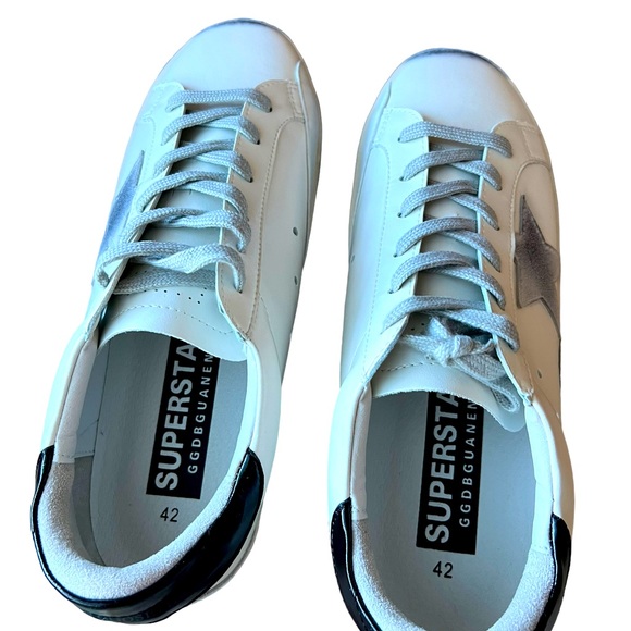 GOLDEN GOOSE
WOMEN'S SUPER-STAR SNEAKERS Size 42 or US 11.5 - Picture 2 of 10